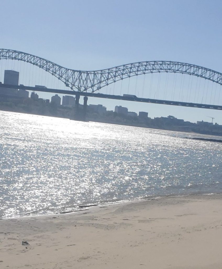 Hernando de Soto Bridge